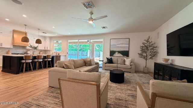 1121 E POWELL Way, Chandler, AZ 85249