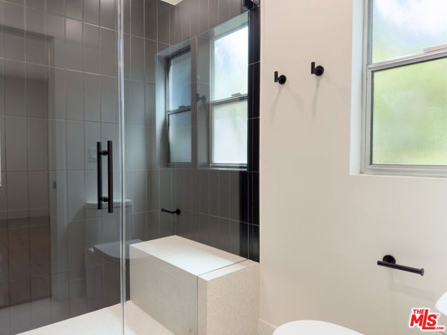 1947 Clinton Street 700, Los Angeles, CA 90026
