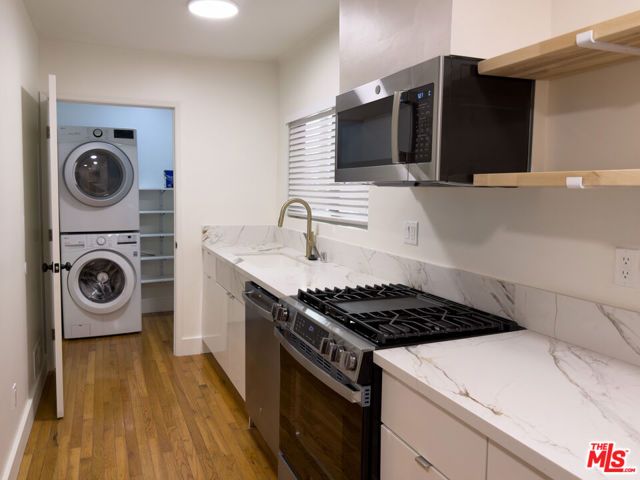 1947 Clinton Street 700, Los Angeles, CA 90026