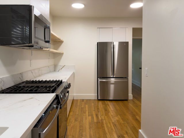 1947 Clinton Street 700, Los Angeles, CA 90026
