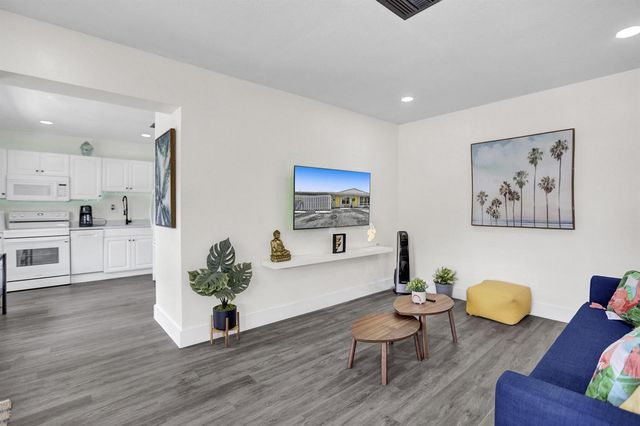 2500 NW 3RD Avenue 1-4, Wilton Manors, FL 33311