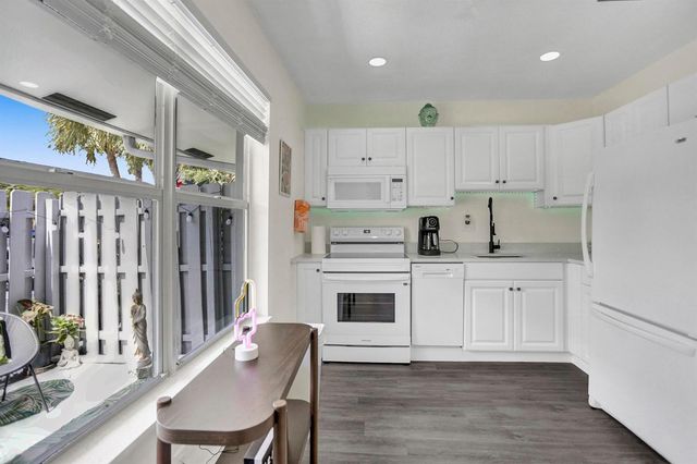 2500 NW 3RD Avenue 1-4, Wilton Manors, FL 33311
