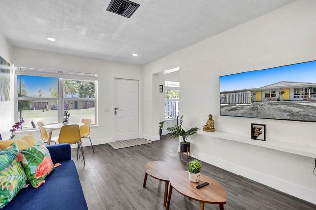 2500 NW 3RD Avenue 1-4, Wilton Manors, FL 33311