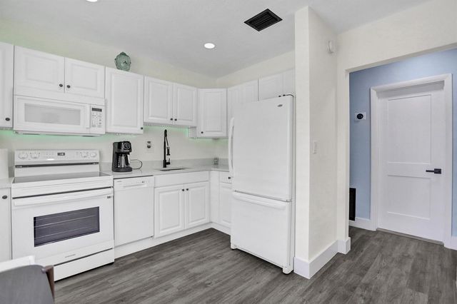 2500 NW 3RD Avenue 1-4, Wilton Manors, FL 33311