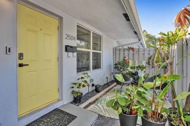 2500 NW 3RD Avenue 1-4, Wilton Manors, FL 33311