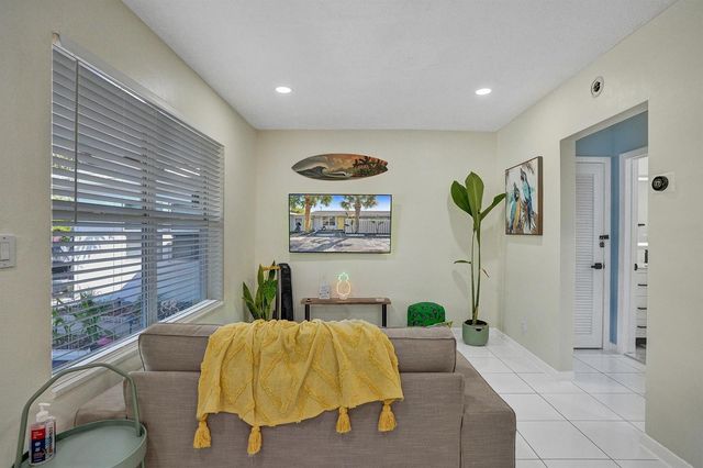 2500 NW 3RD Avenue 1-4, Wilton Manors, FL 33311