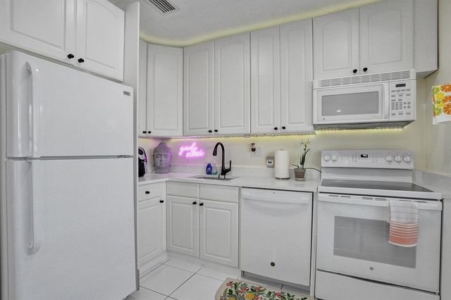 2500 NW 3RD Avenue 1-4, Wilton Manors, FL 33311