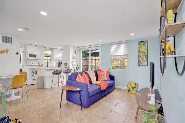 2500 NW 3RD Avenue 1-4, Wilton Manors, FL 33311