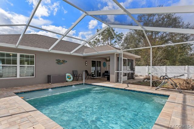 1223 W mcneal Road, Dunnellon, FL 34434