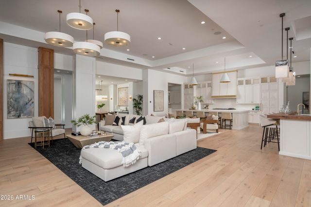 4737 E EXETER Boulevard, Phoenix, AZ 85018