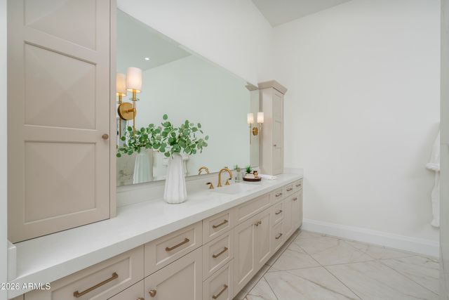 4737 E EXETER Boulevard, Phoenix, AZ 85018