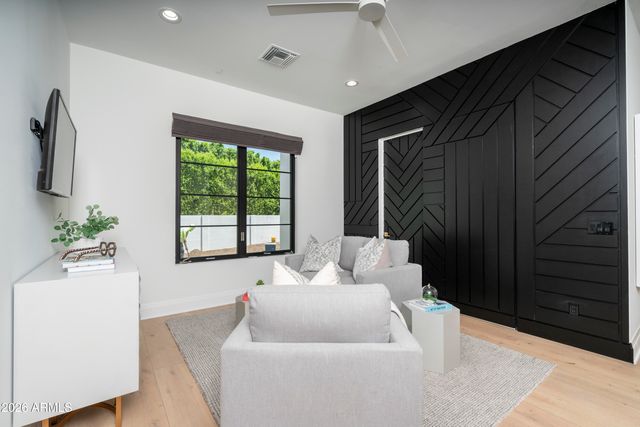 4737 E EXETER Boulevard, Phoenix, AZ 85018