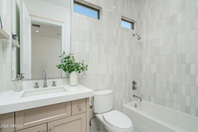 4737 E EXETER Boulevard, Phoenix, AZ 85018