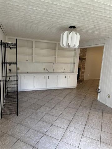 976 Sunmeadow Drive, Beaumont, TX 77706