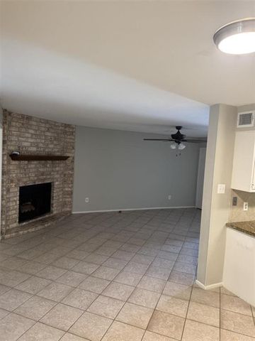 976 Sunmeadow Drive, Beaumont, TX 77706