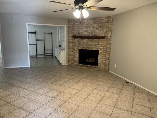 976 Sunmeadow Drive, Beaumont, TX 77706