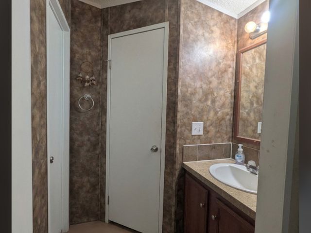 550 AVERY CIR, Poteet, TX 78065