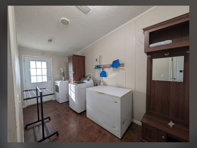 550 AVERY CIR, Poteet, TX 78065