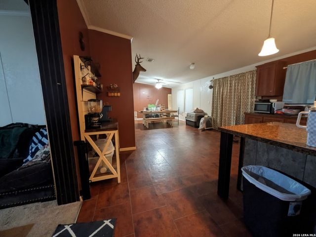 550 AVERY CIR, Poteet, TX 78065