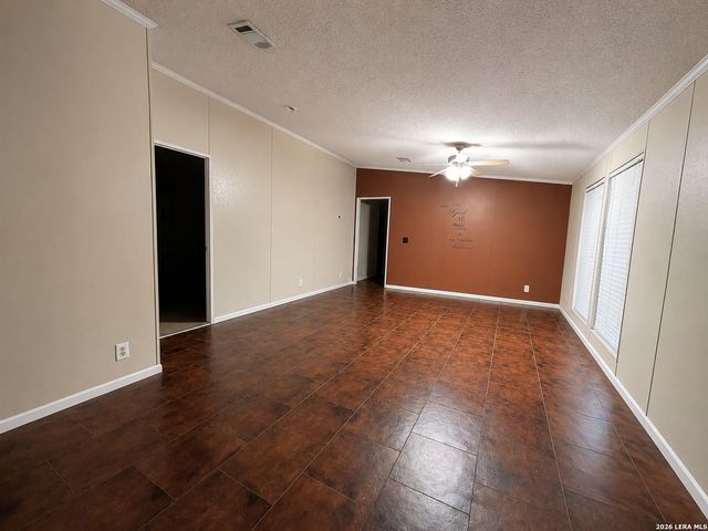 550 AVERY CIR, Poteet, TX 78065