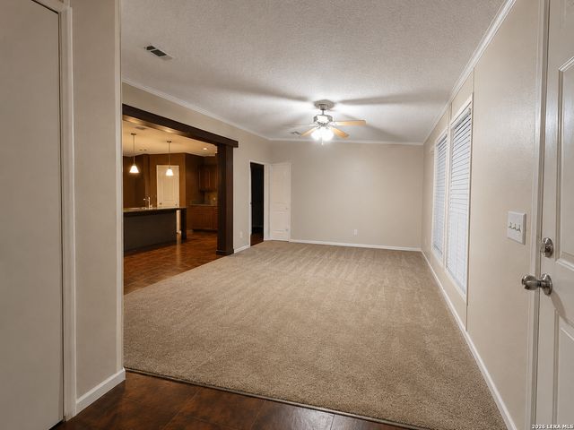 550 AVERY CIR, Poteet, TX 78065