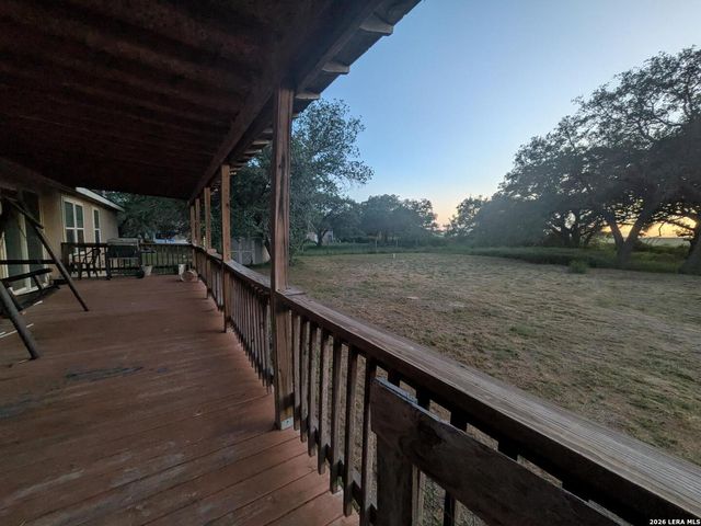 550 AVERY CIR, Poteet, TX 78065