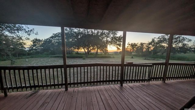 550 AVERY CIR, Poteet, TX 78065