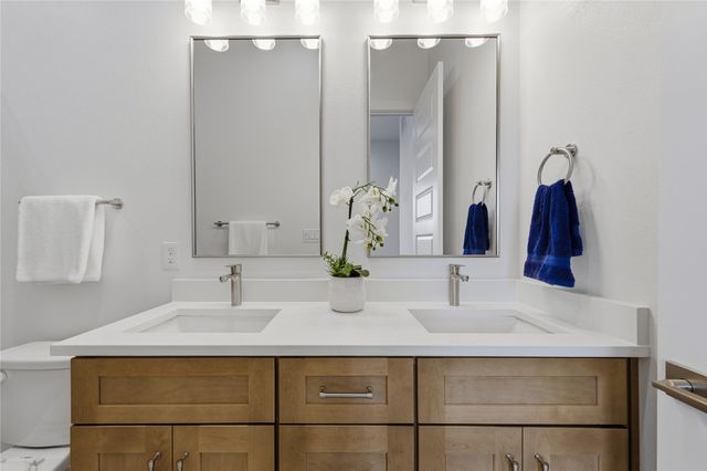 2925 Spruce Valley Lane 405, Dallas, TX 75233