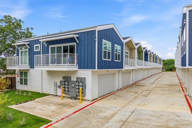 2925 Spruce Valley Lane 405, Dallas, TX 75233