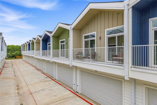 2925 Spruce Valley Lane 405, Dallas, TX 75233