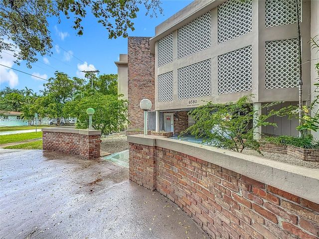 6580 Santona St A16, Coral Gables, FL 33146
