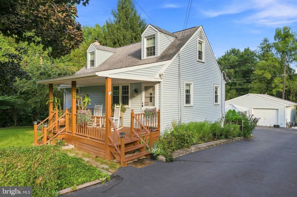 97 VILLAGE WAY RD, MALVERN, PA 19355 — exterior
