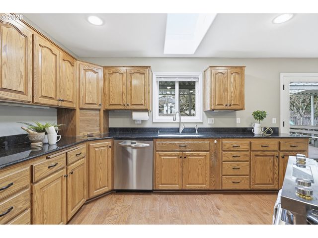 7673 Sw VLAHOS Dr, Wilsonville, OR 97070