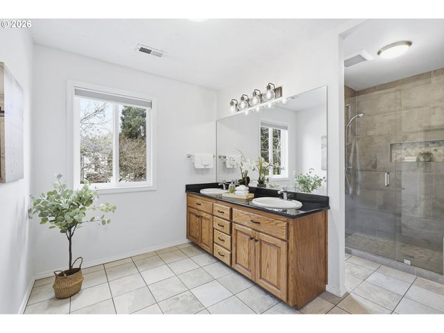 7673 Sw VLAHOS Dr, Wilsonville, OR 97070