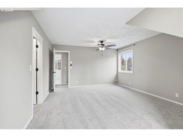 7673 Sw VLAHOS Dr, Wilsonville, OR 97070