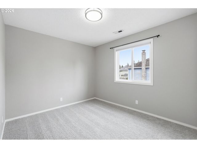 7673 Sw VLAHOS Dr, Wilsonville, OR 97070