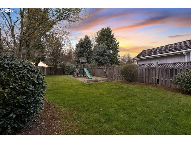 7673 Sw VLAHOS Dr, Wilsonville, OR 97070