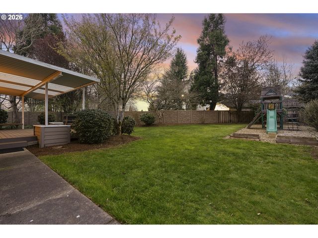 7673 Sw VLAHOS Dr, Wilsonville, OR 97070