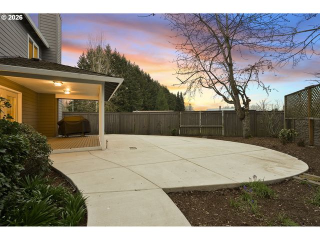 7673 Sw VLAHOS Dr, Wilsonville, OR 97070