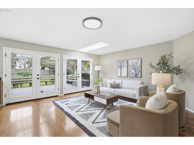 7673 Sw VLAHOS Dr, Wilsonville, OR 97070