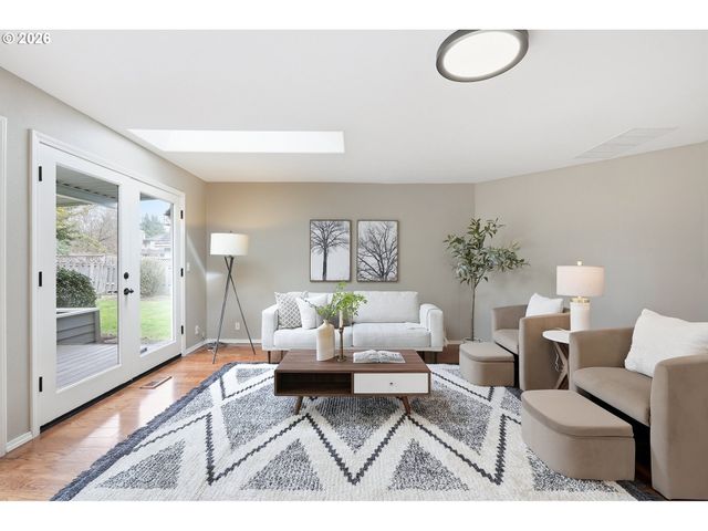 7673 Sw VLAHOS Dr, Wilsonville, OR 97070