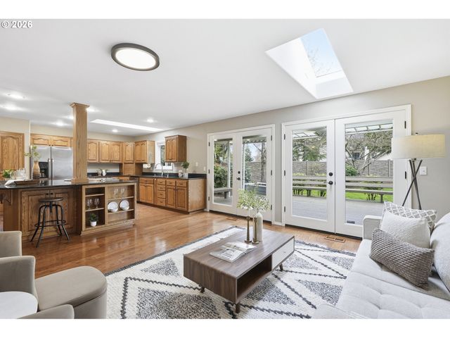 7673 Sw VLAHOS Dr, Wilsonville, OR 97070