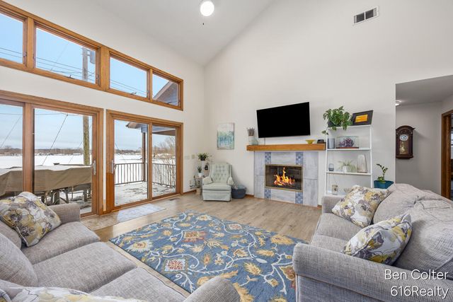 6703 Golfside Court, Saranac, MI 48881