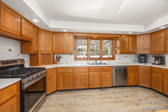 6703 Golfside Court, Saranac, MI 48881