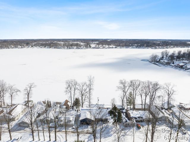 6703 Golfside Court, Saranac, MI 48881