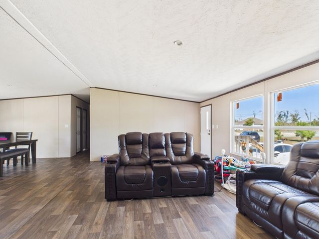 1016 Exotic Pine Drive, Huffman, TX 77336