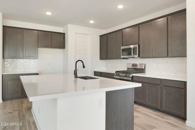 15656 W MERCER Lane, Surprise, AZ 85379