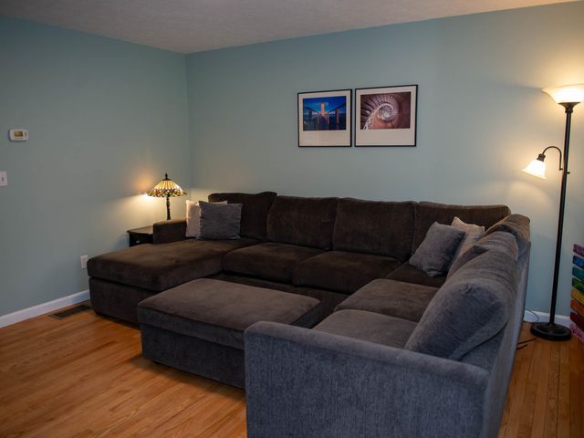 28 Fieldstone Drive, Dover, NH 03820