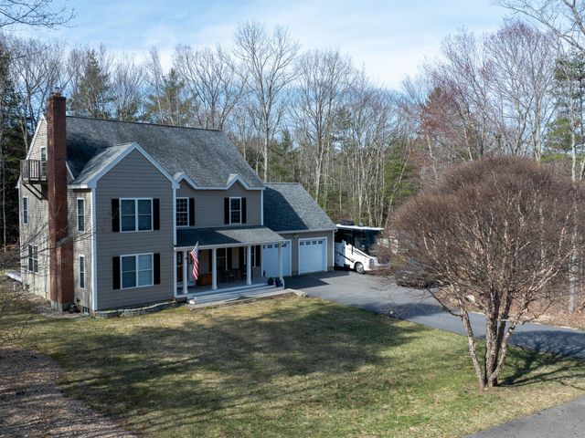 28 Fieldstone Drive, Dover, NH 03820