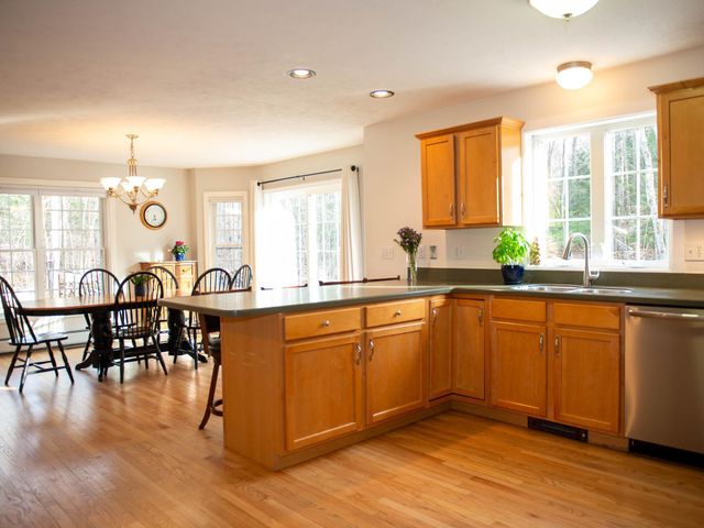 28 Fieldstone Drive, Dover, NH 03820